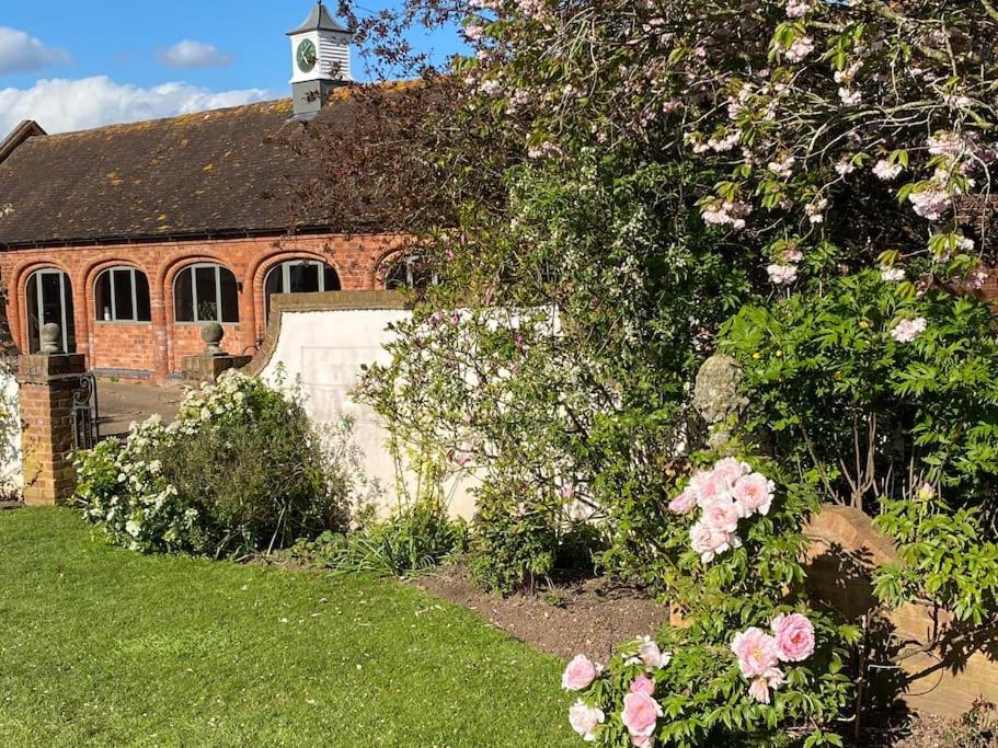 Cottage Barn Conversion On Working Farm Worcester Buitenkant foto
